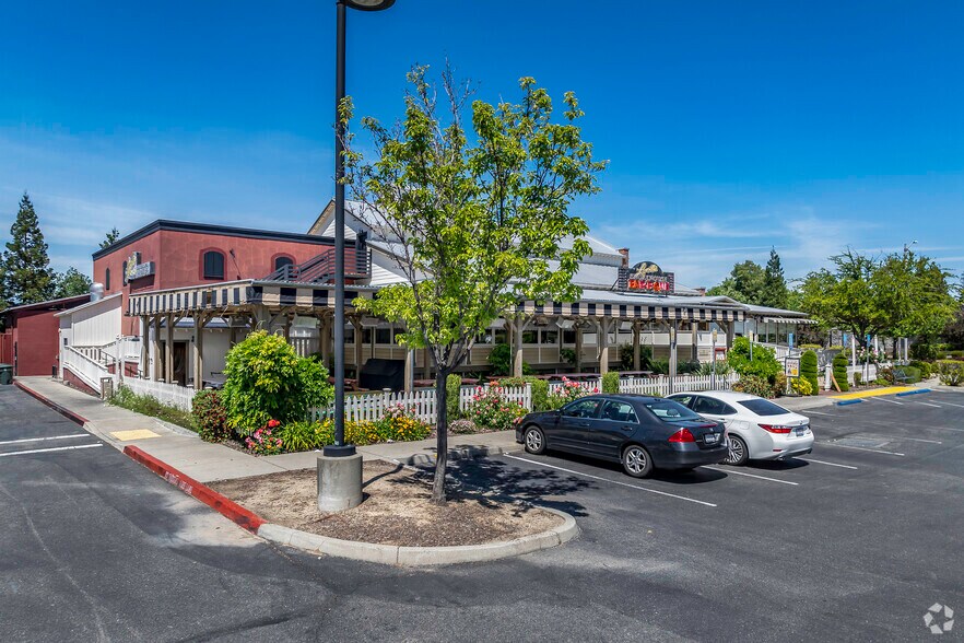 Primary Photo Of Lucille's, Rocklin Restaurant For Sale