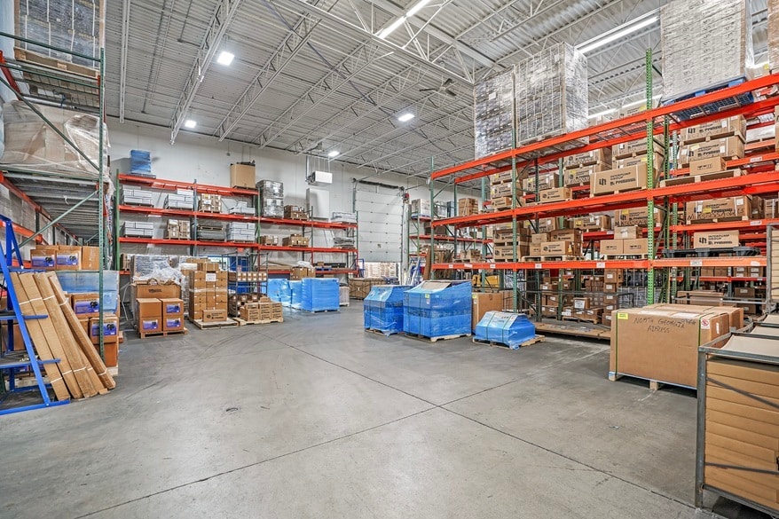 More Photos Of 1174 Northland Dr, Mendota Heights Warehouse For Lease