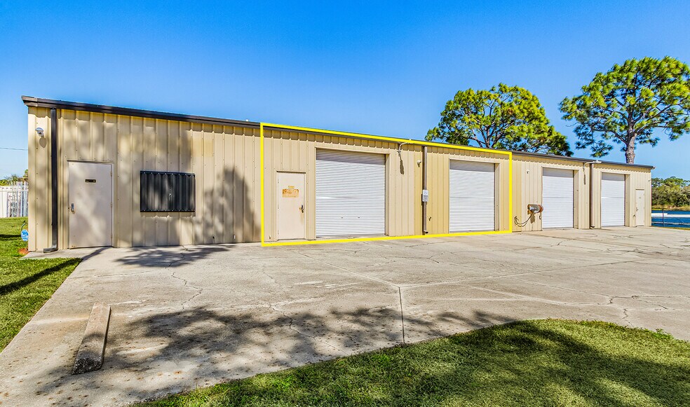 Primary Photo Of 17430 East St, North Fort Myers Warehouse For Lease