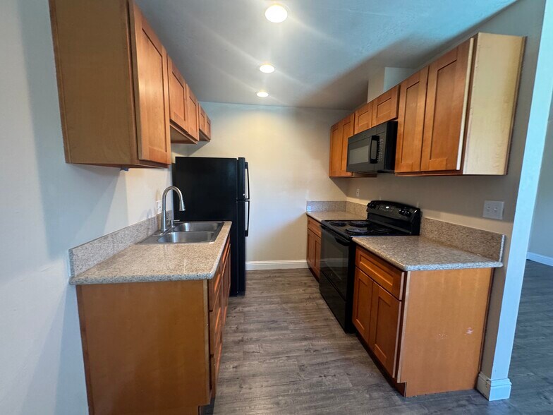 More Photos Of 150 E Orangeburg Ave, Modesto Apartments For Sale