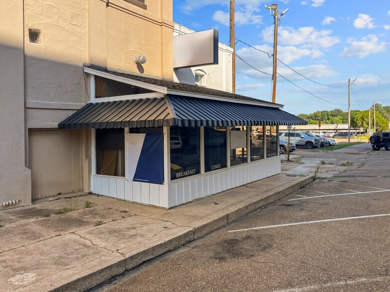 More Photos Of 112 Pine St, Texarkana Restaurant For Sale