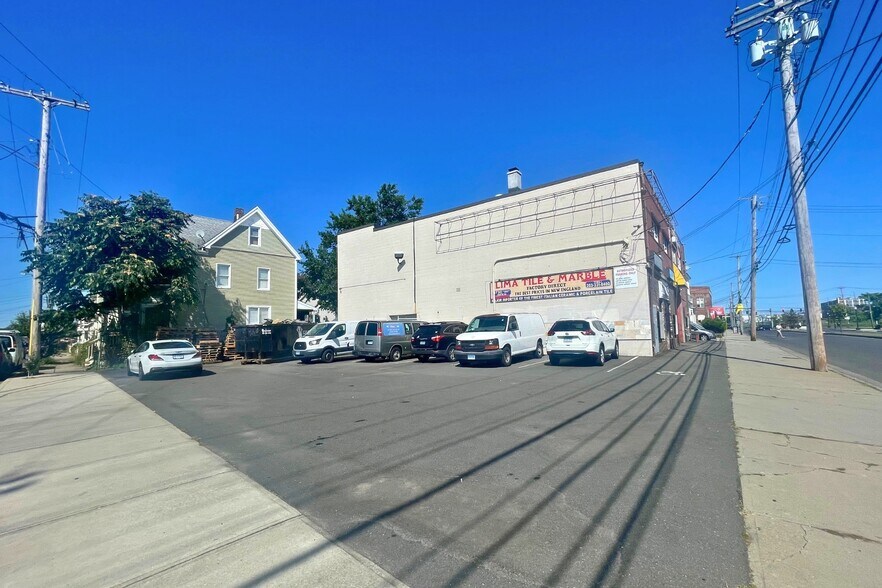 More Photos Of 1832 Commerce Dr, Bridgeport Warehouse For Lease