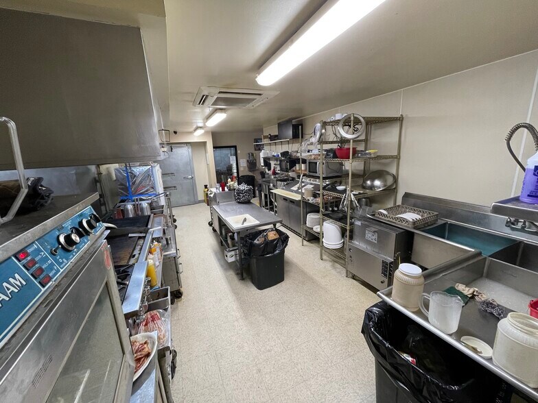 More Photos Of 208 W Arnold Ave, Arnold Restaurant For Sale