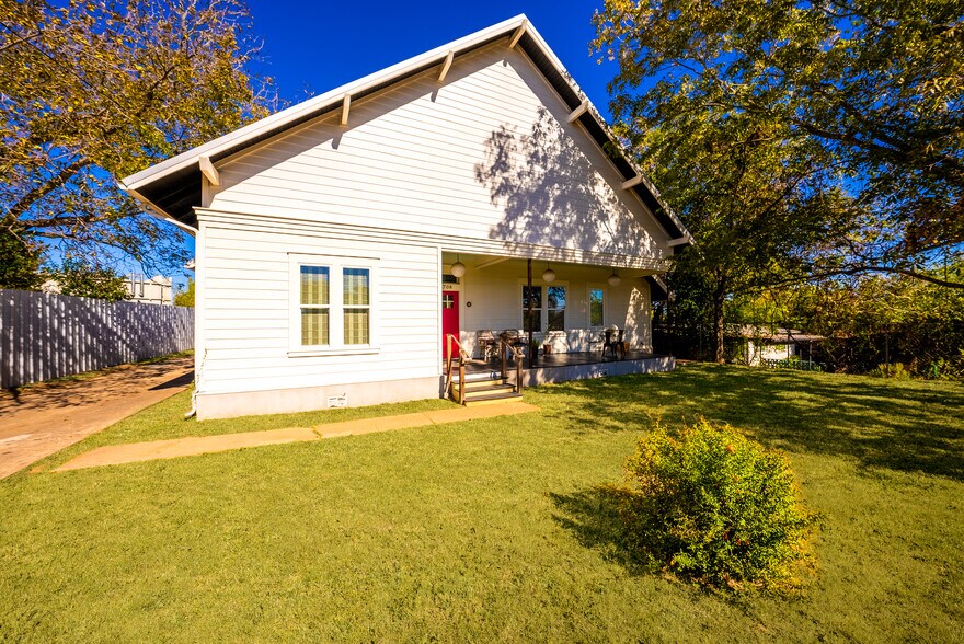 More Photos Of 4708 Heflin Ln, Austin Freestanding For Lease