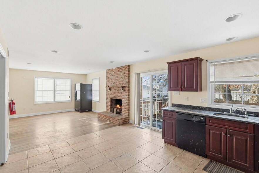 More Photos Of 2090 Blue Bell Rd, Williamstown Flex For Sale