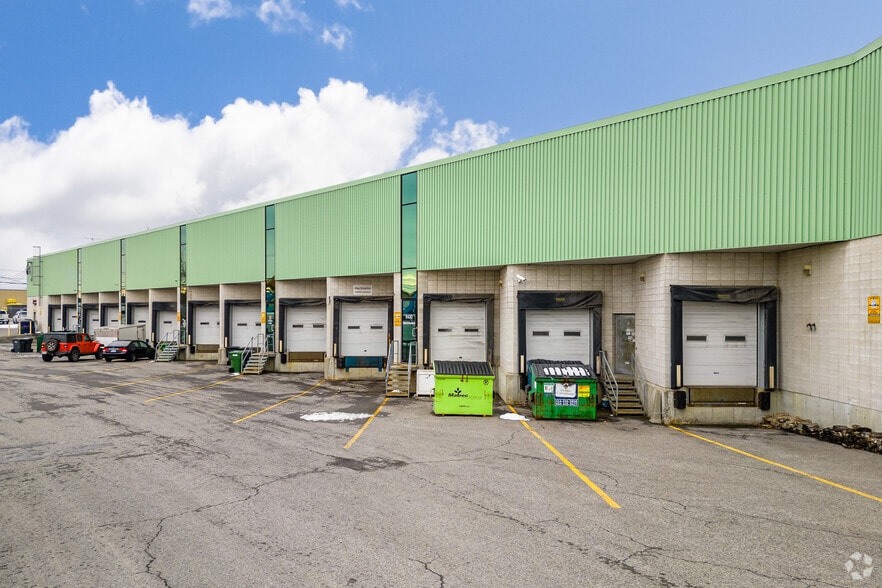 More Photos Of 9490-9490 Boul Henri-Bourassa W, Saint-Laurent Flex For Sale