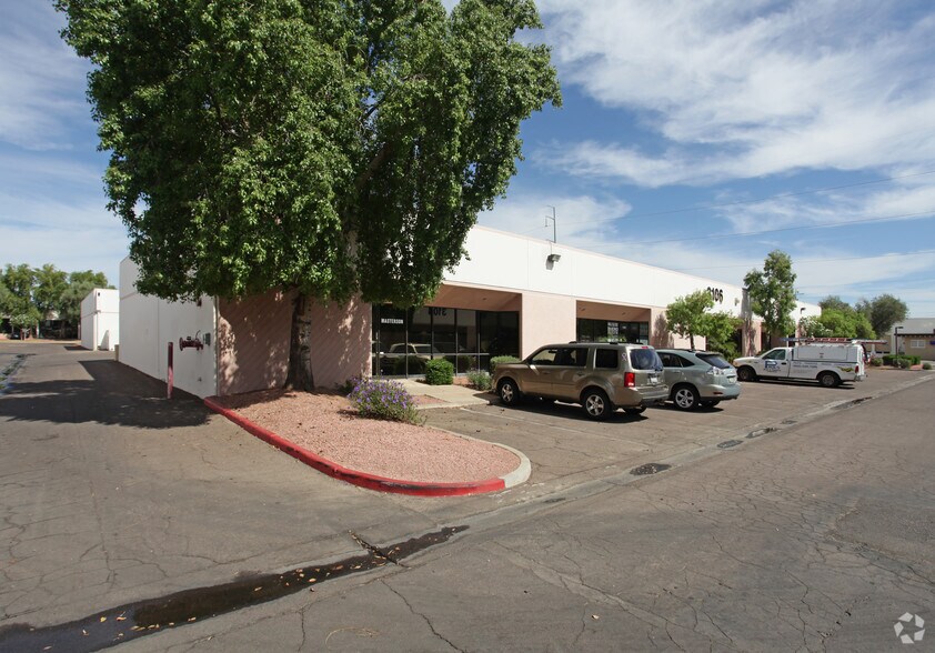 More Photos Of 3102 W Thomas Rd, Phoenix Unknown For Lease