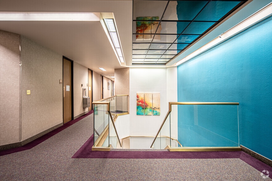 More Photos Of 2080 N State Highway 360, Grand Prairie Office Residential For Lease