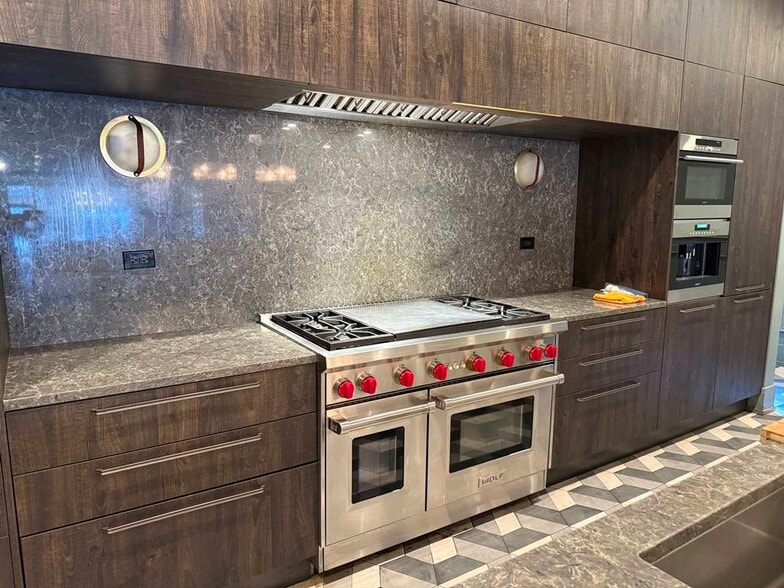 More Photos Of 2521 N Halsted St, Chicago Apartments For Lease