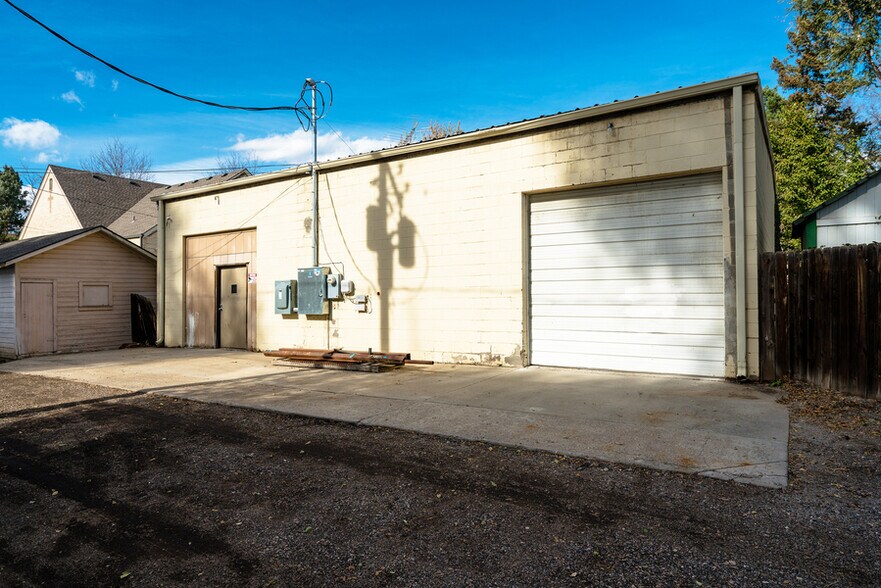 More Photos Of 418 E 3rd St, Loveland Light Manufacturing For Sale