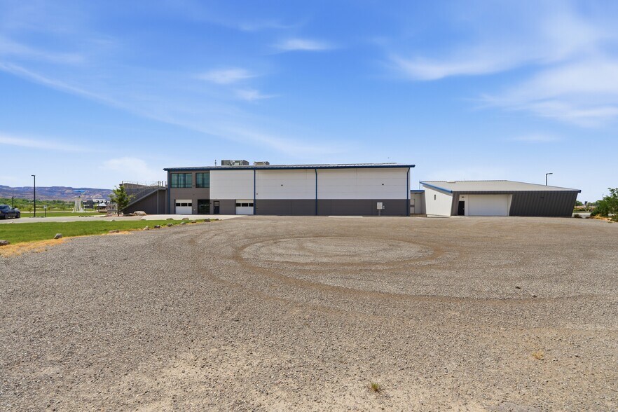 More Photos Of 1675 Las Colonias Dr, Grand Junction Showroom For Lease