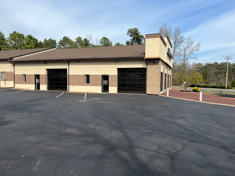 More Photos Of 485 E Taunton Ave, West Berlin Warehouse For Lease
