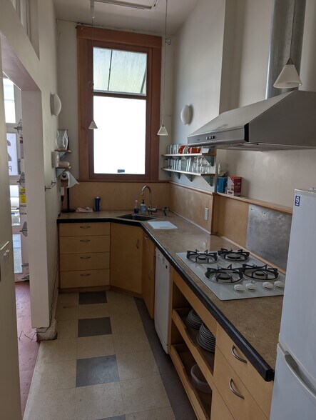 More Photos Of 8836 N Lombard St, Portland Storefront For Lease