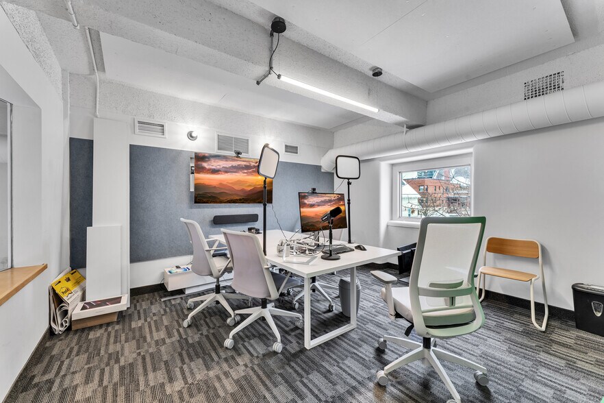 More Photos Of 43-45 Eccles St, Ottawa Office For Sale