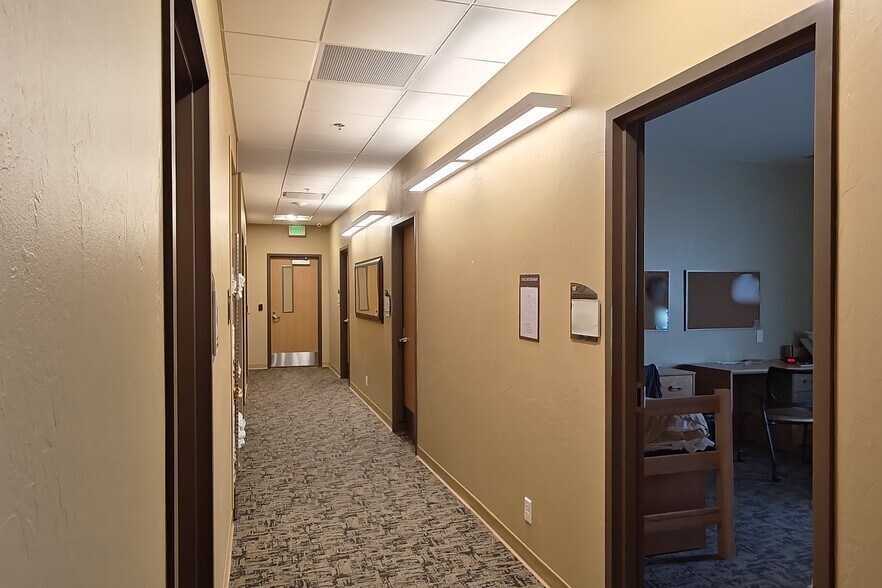 More Photos Of 3210 E Rd, Clifton Office For Sale