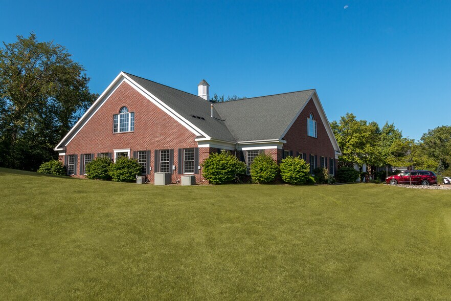 More Photos Of 2375 Woodlake Dr, Okemos Office For Lease