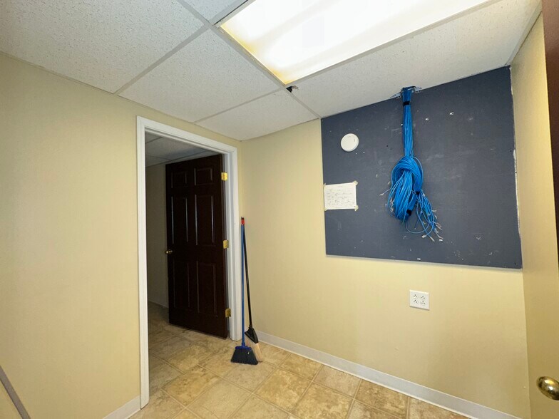 More Photos Of 1001 S 1st St, Fulton Apartments For Lease