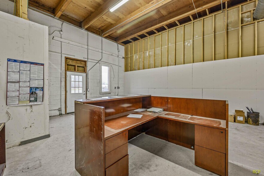 More Photos Of 53026 NW Thornton Dr, Scappoose Warehouse For Sale