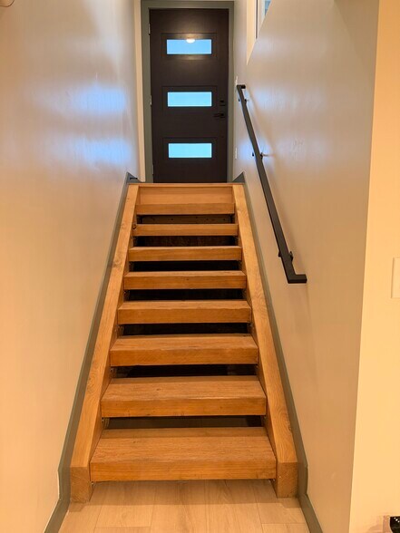 More Photos Of 3755 S Broadway, Englewood Office For Lease