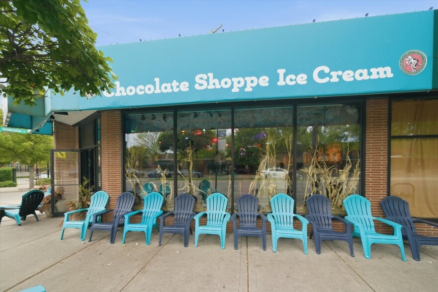 More Photos Of 5337-5353 W Devon Ave, Chicago Storefront Retail Office For Sale