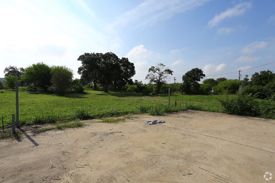 More Photos Of 4361 S Congress Ave, Austin Apartments For Sale