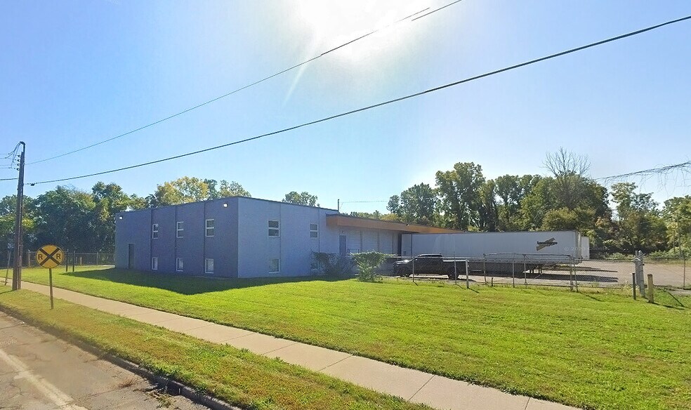 Primary Photo Of 209 W Monroe Ave, Jackson Truck Terminal For Sale