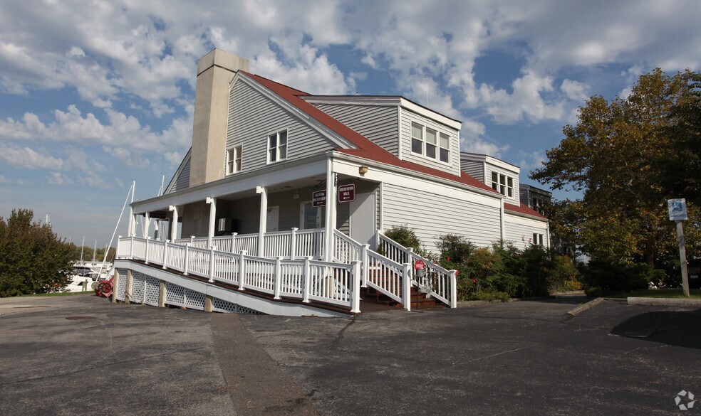 More Photos Of 980 Awald Rd, Annapolis Marina For Lease