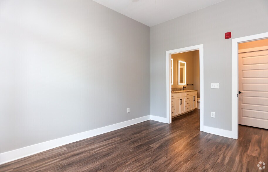 More Photos Of 201 N Church St, Mooresville Apartments For Lease