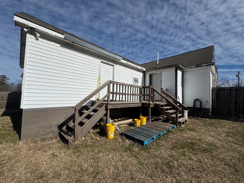 More Photos Of 2602 US-41, Greenbrier Freestanding For Sale