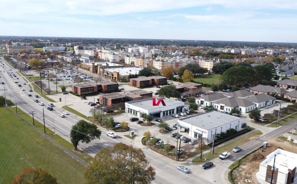 More Photos Of 1700 Kaliste Saloom Rd, Lafayette Freestanding For Lease