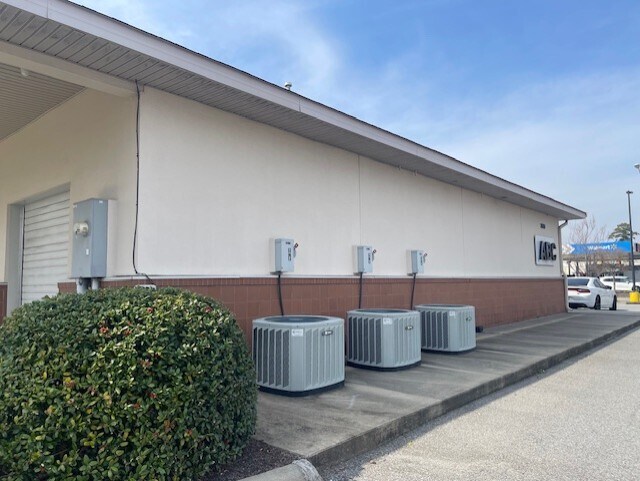 More Photos Of 2000 E Arlington Blvd, Greenville Freestanding For Sale