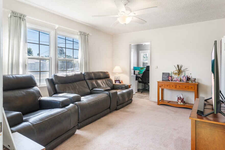 More Photos Of 1633 Del Amo Blvd, Torrance Skilled Nursing Facility For Sale