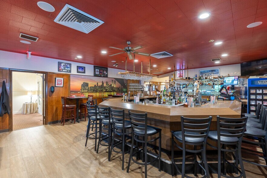 More Photos Of 1428 Center St, Ludlow Restaurant For Sale