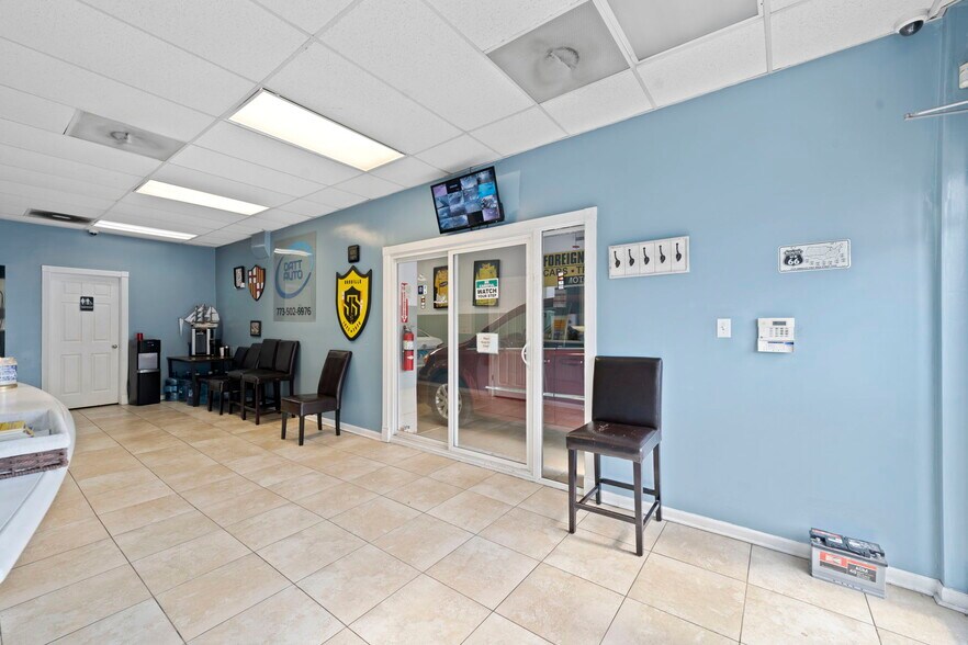 More Photos Of 3441-3445 N Pulaski Rd, Chicago Storefront Retail Office For Sale
