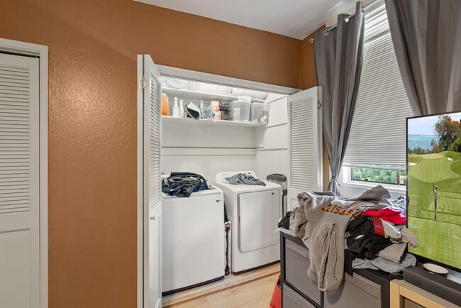 More Photos Of 241 El Camino Real, Menlo Park Storefront Retail Office For Sale