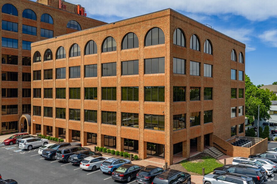 More Photos Of 104 Woodmont Blvd, Nashville Unknown For Lease
