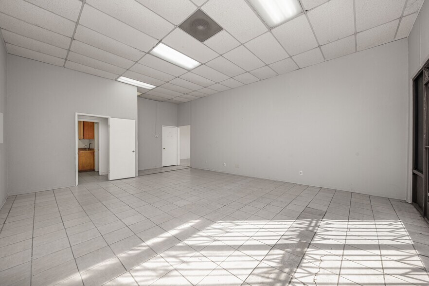 More Photos Of 7746 Lorraine Ave, Stockton Service For Lease