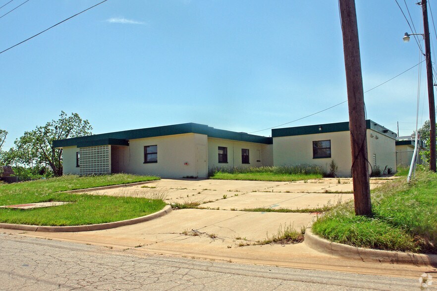 More Photos Of 1215 NE 34th St, Oklahoma City Assisted Living For Sale