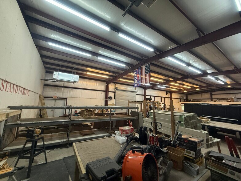 More Photos Of 850500 Us-17, Yulee Warehouse For Lease