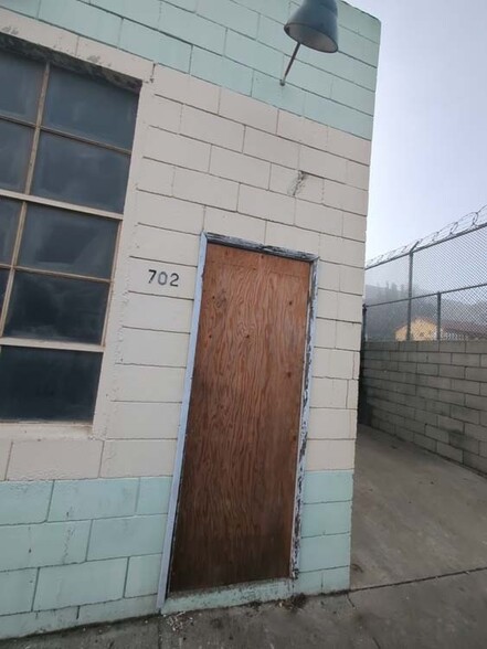 More Photos Of 702 Vesta St, Inglewood Manufacturing For Sale