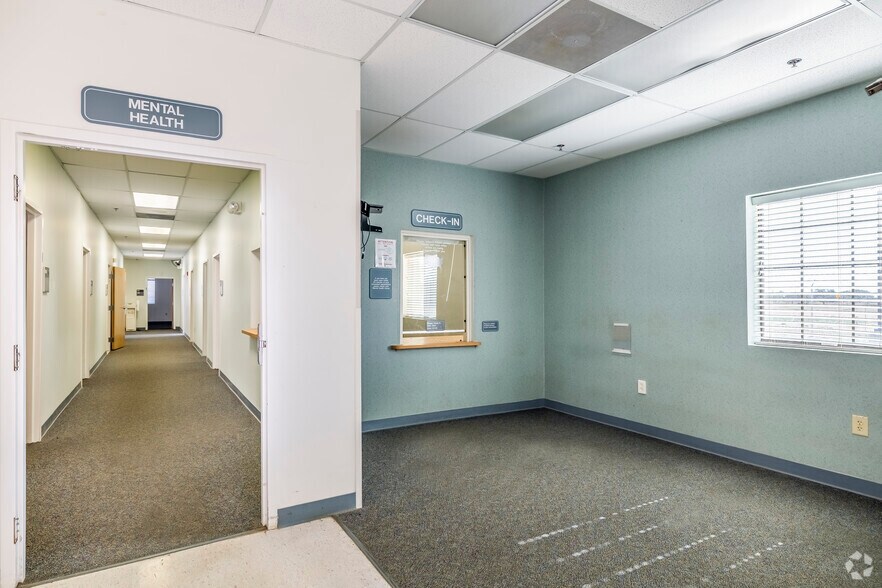 More Photos Of 6104 Avenue Q South Dr, Lubbock Medical For Sale