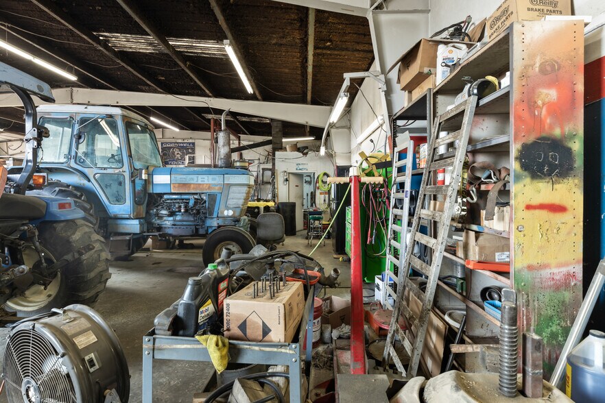 More Photos Of 60 US-54 Hwy, El Dorado Springs General Retail For Sale