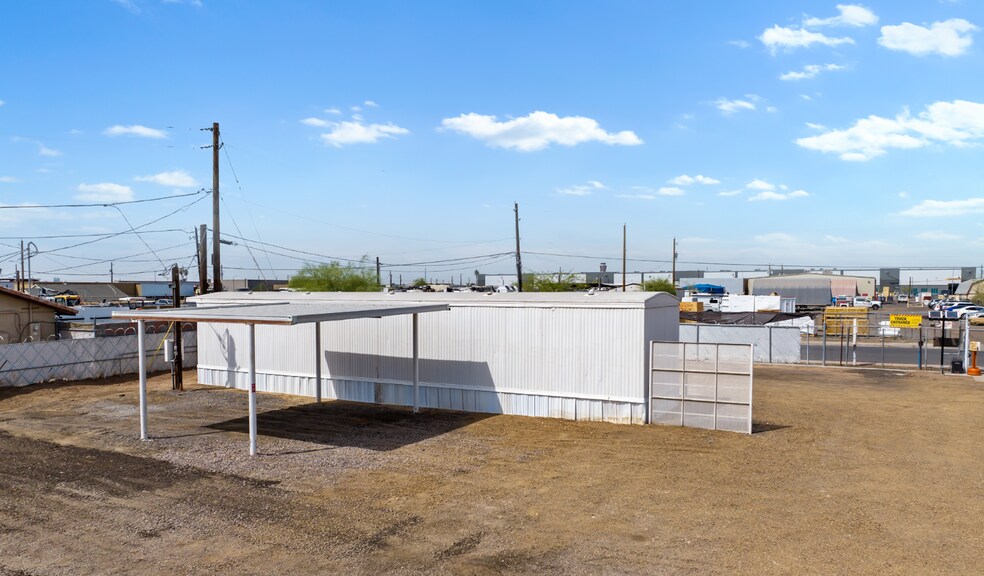 More Photos Of 3907 E Superior Ave, Phoenix Warehouse For Lease