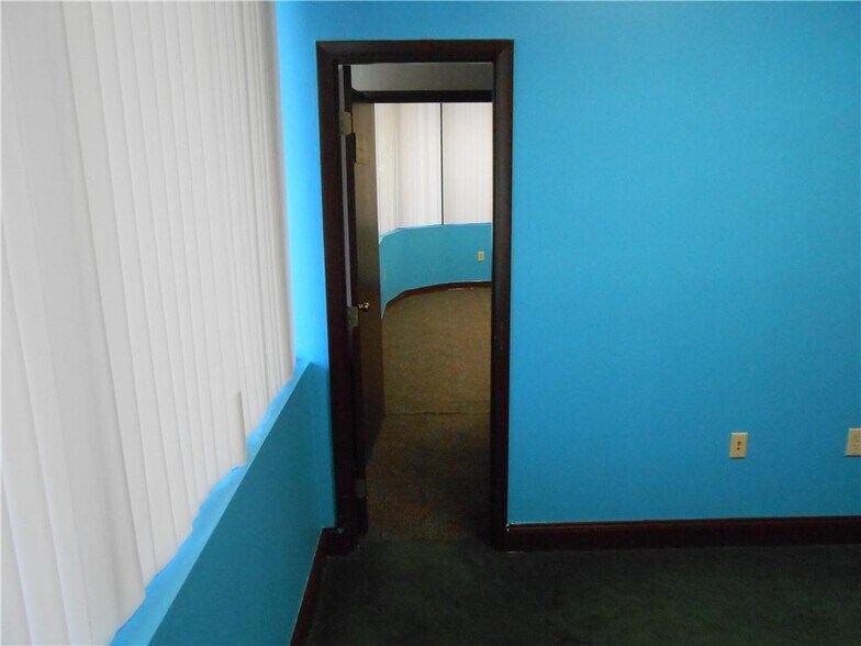 More Photos Of 526 E Bruceton Rd, Pittsburgh Medical For Lease