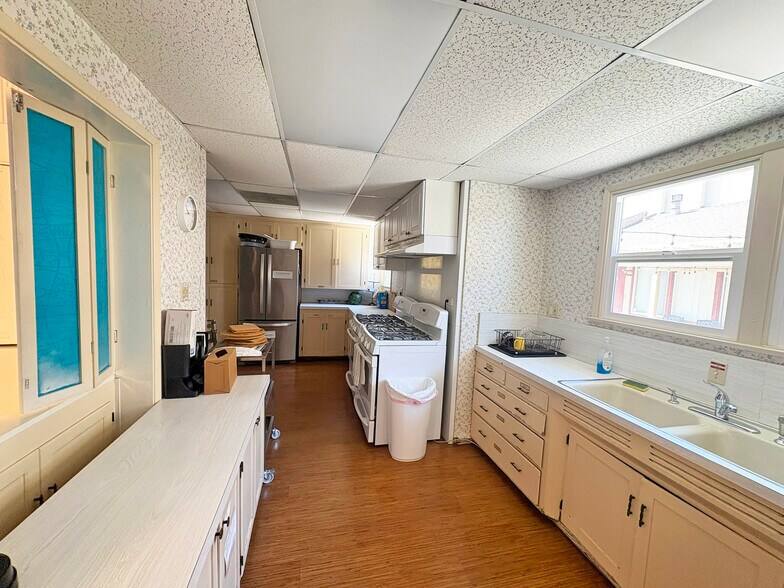 More Photos Of 1900 S Nevada St, Oceanside Schools For Lease