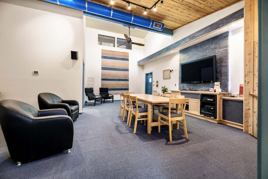 More Photos Of 870 Gold Flat Rd, Nevada City Research And Development For Lease