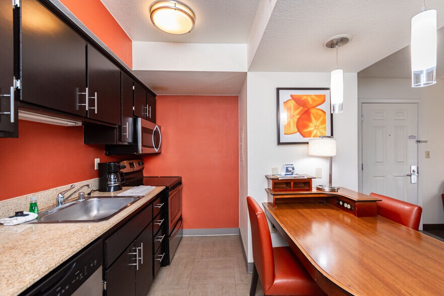 More Photos Of 1530 Howe Ave, Sacramento Hotel For Sale