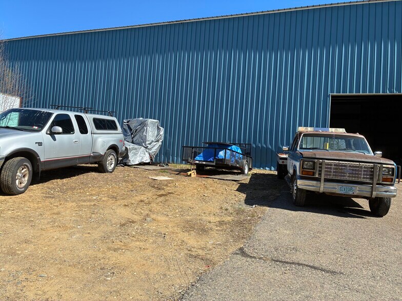 More Photos Of 185 Lafayette Rd, North Hampton Warehouse For Lease