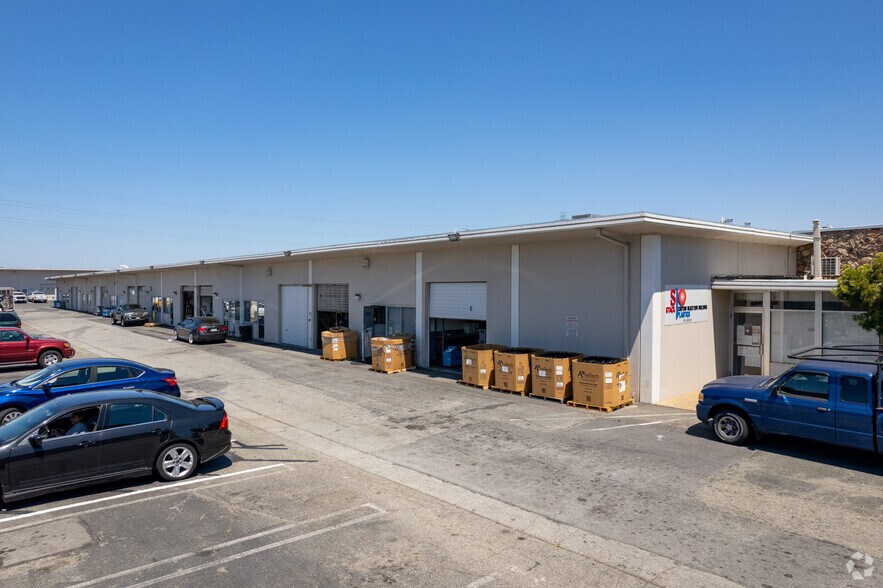 Primary Photo Of 3525-3547 Haven Ave, Menlo Park Warehouse For Lease