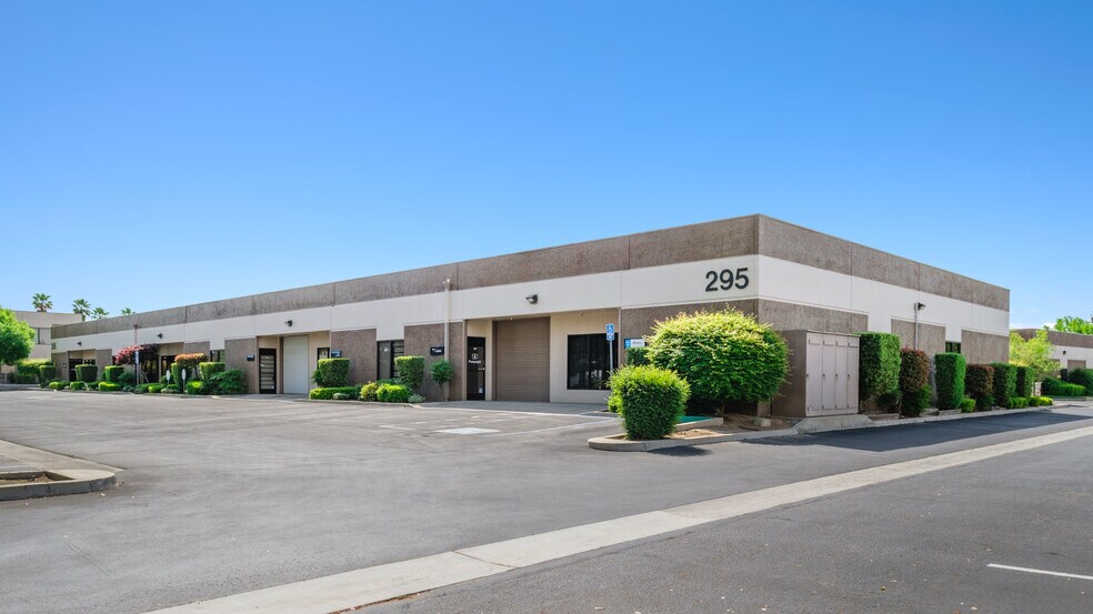 Primary Photo Of 295 W Cromwell Ave, Fresno Warehouse For Lease